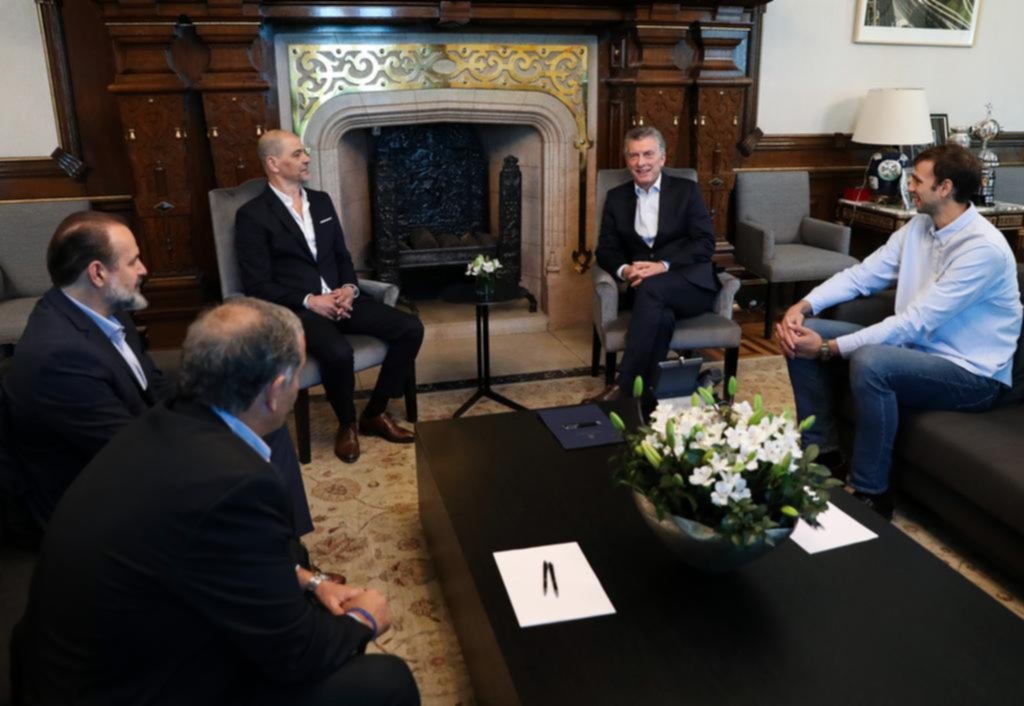 Macri recibió a una comitiva de la Selección en la Casa Rosada