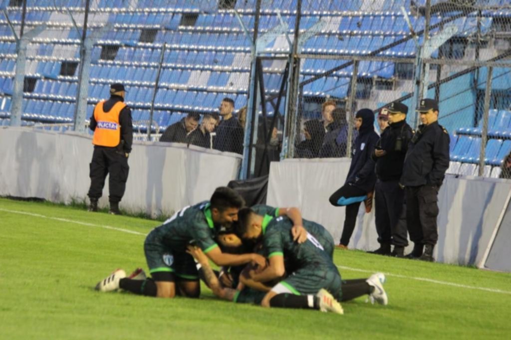 Estudiantes de San Luis dejó en el camino a Barracas y ahora, se cruza con el Pincha de Milito