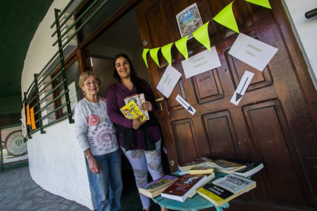 Una “suelta de libros” en Hernández para fomentar la lectura