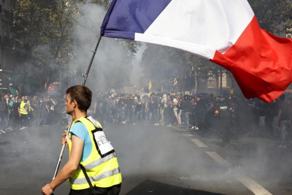 París en llamas con más de 150 detenidos en manifestaciones