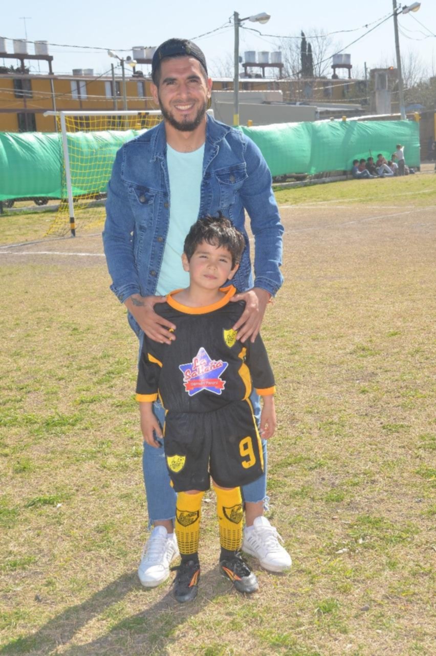 Padre e hijo, con la misma pasión: el fútbol