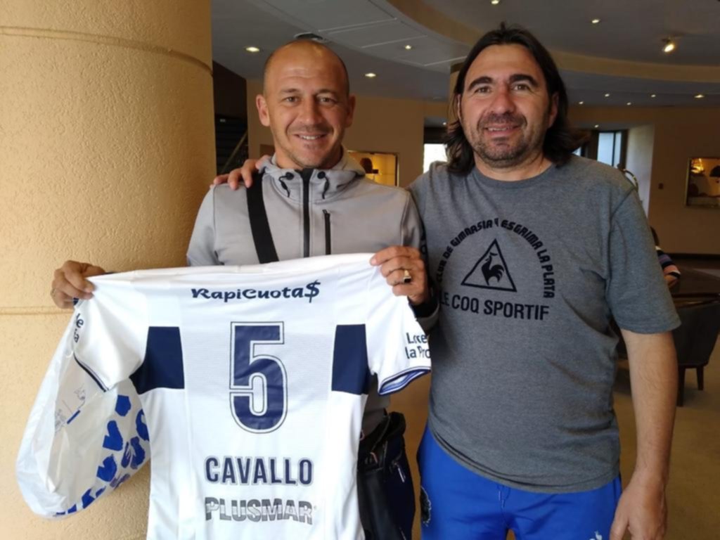 Diego “revolucionó” Córdoba, que le demostró todo su cariño