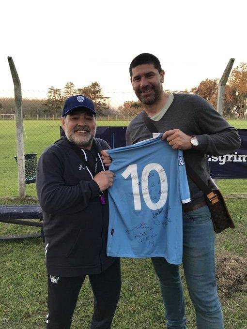 El Pampa Sosa y Maradona, unidos por la “10” del Napoli