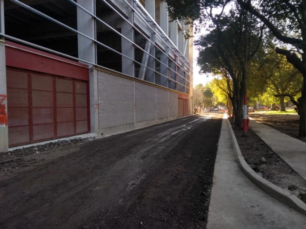 Estadio Pincha: la fachada del Bosque y la calle 115 empiezan a tomar forma