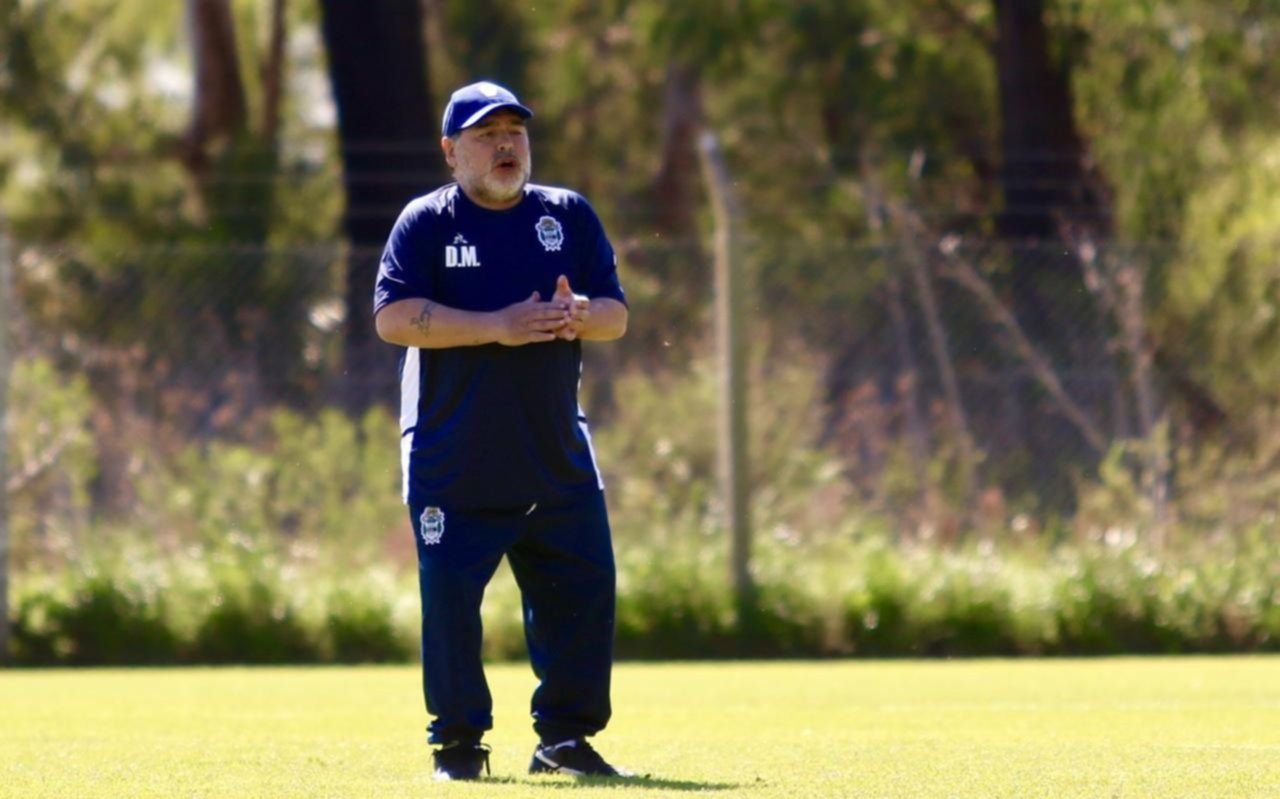 En Gimnasia Maradona prepara tres cambios para recibir a River