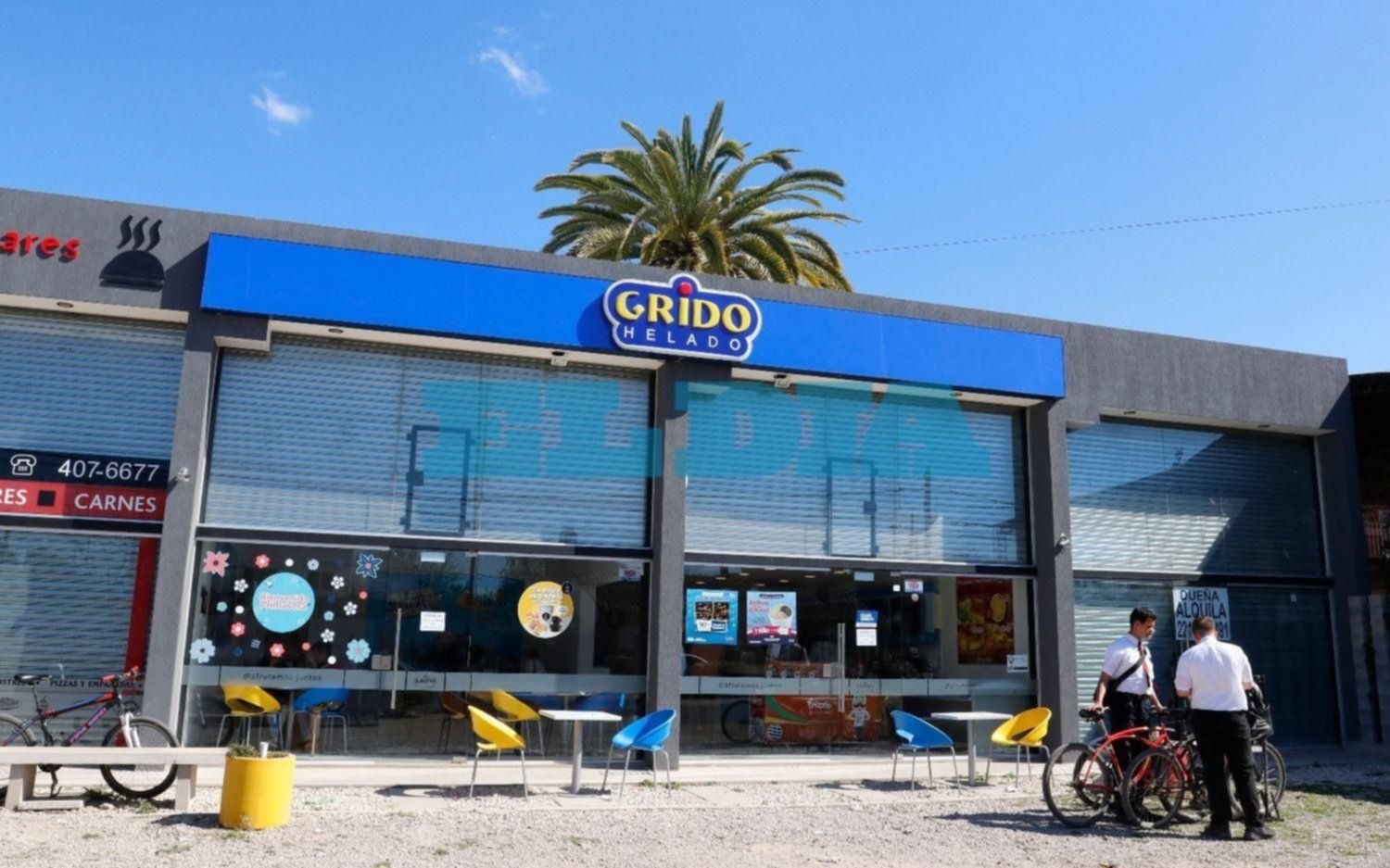 Redujeron a clientes y al empleado de una heladería de City Bell y se llevaron la recaudación