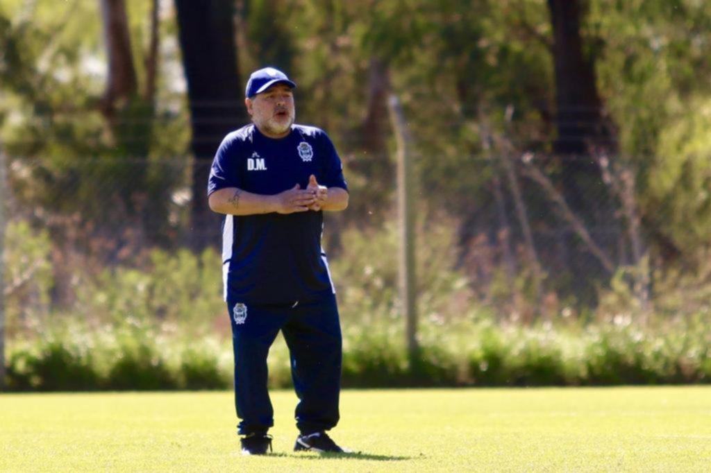 Diego apuesta a la sangre joven para salir del mal momento