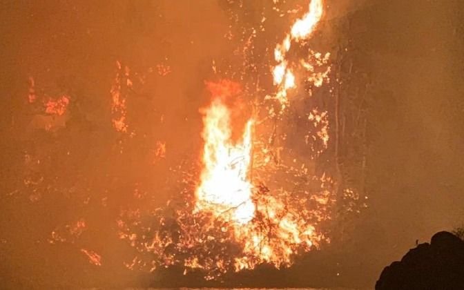 Incendio forestal y medio centenar de evacuados en la localidad cordobesa de La Cumbre