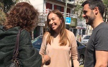Vidal caminó por el centro comercial de Ituzaingó y dialogó con vecinos