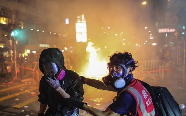 Disturbios y enfrentamientos durante una nueva jornada de protestas en Hong Kong
