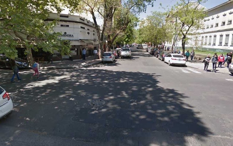 Tensión en 8 y 57: agreden a un joven y le causan graves heridas en la cabeza