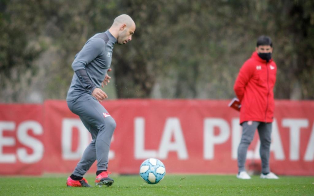 Testeos y táctica en campo en el inicio de la semana