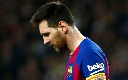 El Barcelona vuelve a entrenar sin Messi y a la espera de la llegada de su padre para una reunión