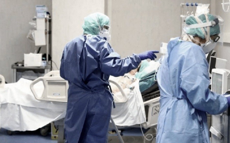 El virus no da tregua y en hospitales de La Plata advierten por el "cansancio" del personal de salud