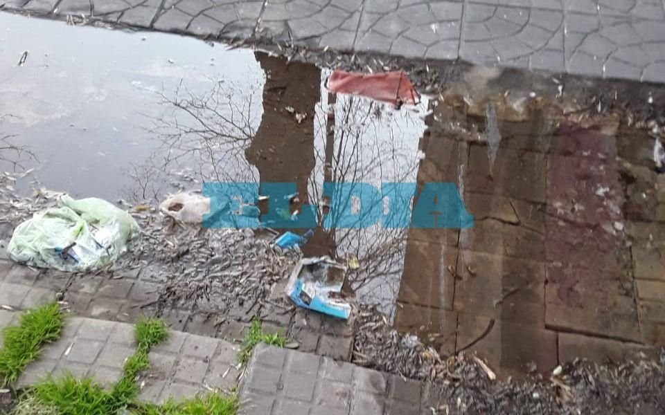 Trastornos en la zona de 59 y 8 por un caño roto