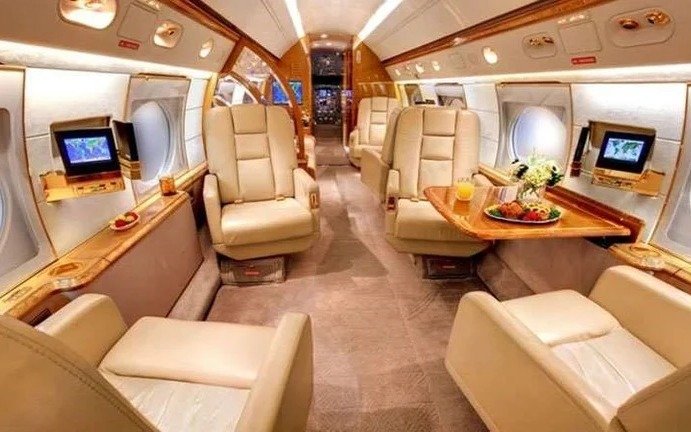 Los lujos del avión de Messi que usó su padre para viajar a Barcelona
