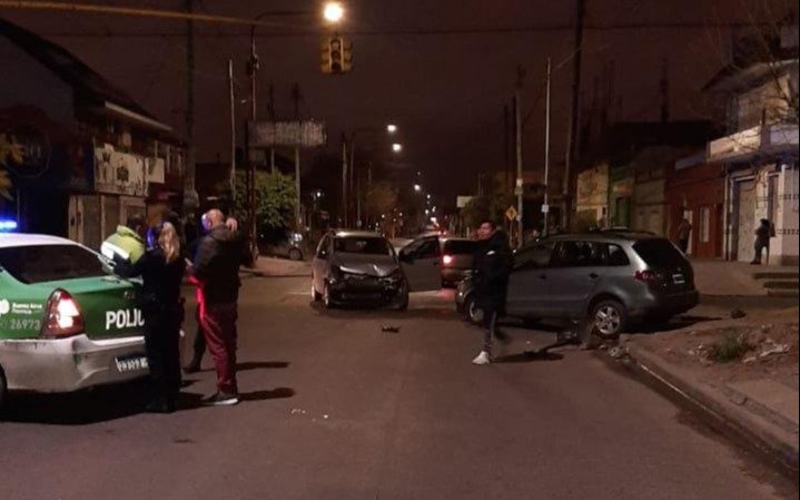 Cayeron 4 policías acusados de robar 500 mil pesos a un comerciante que acababa de chocar