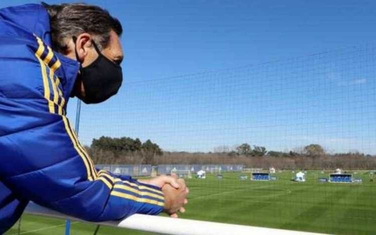 "Dicen que somos un desastre sin saber que sucede", se defendió el médico de Boca
