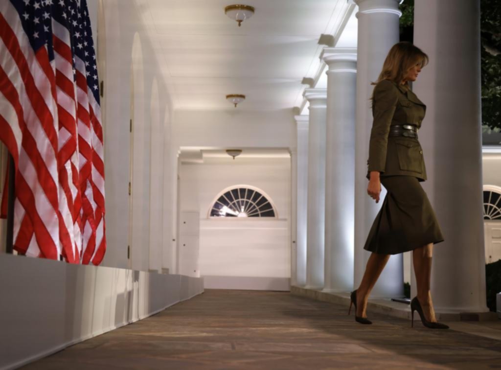 Una examiga de Melania la “incendia” en un nuevo libro con explosivas revelaciones
