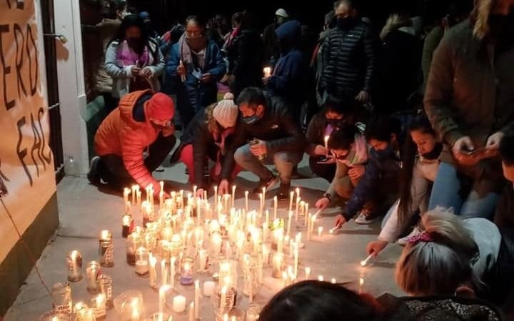 Centenares de familiares, amigos y vecinos de Facundo asistieron a la inhumación de sus restos