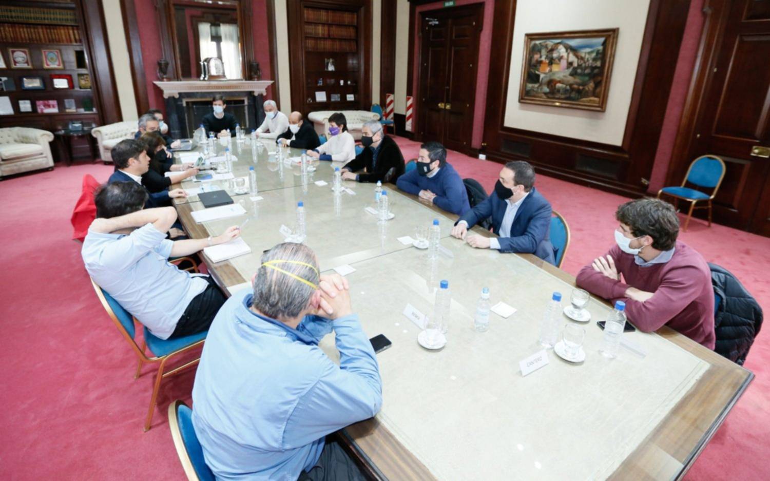 Kicillof recibió a intendentes por las usurpaciones: "No sólo son ilegales, son injustas"