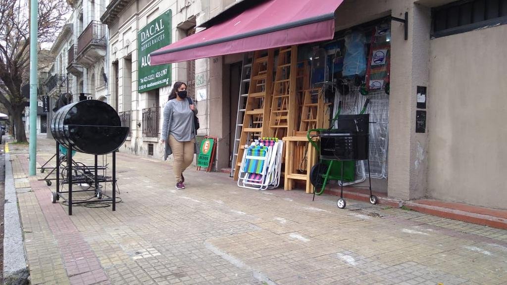 La gente se vuelca a los arreglos hogareños y en las ferreterías esquivan la crisis del COVID-19