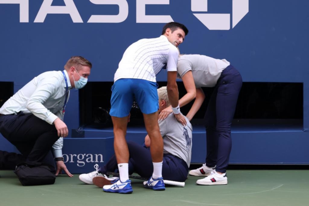 Djokovic no tuvo intención, pero el reglamento es implacable