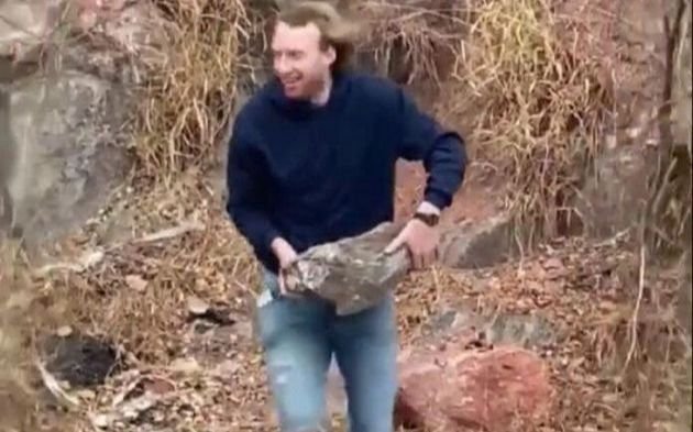 Ya están libres los jóvenes que lanzaron la piedra y dañaron el vertedero del dique San Roque