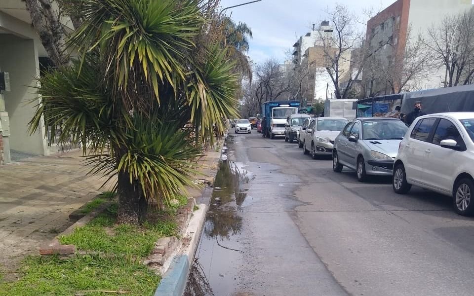 Líquidos nauseabundos en la esquina de 10 y 38