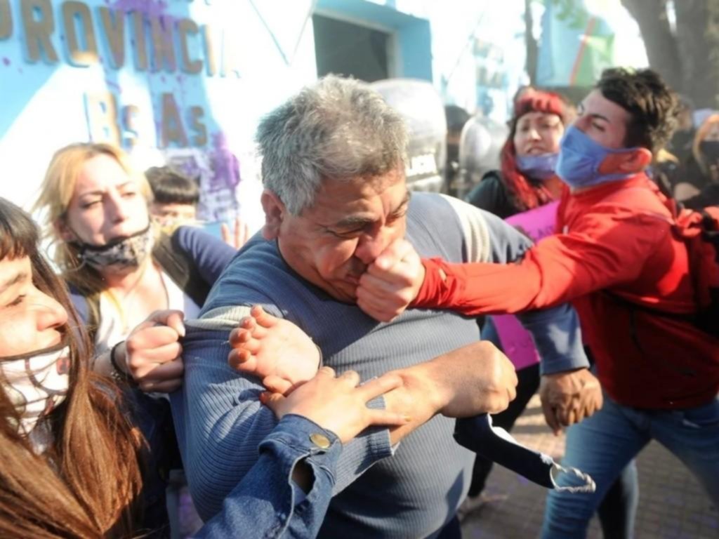 El femicidio de una adolescente derivó en una protesta con serios incidentes en Moreno