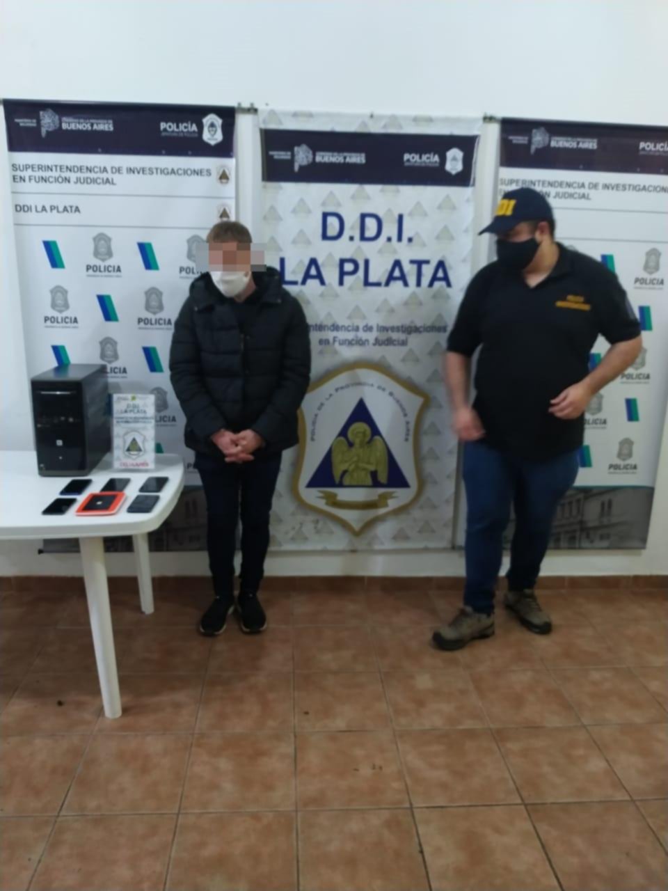 Cayó por pornografía infantil un presunto “falso médico”