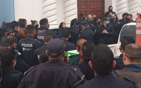 La Provincia le dio un fuerte respaldo a Berni en medio de las inéditas protestas