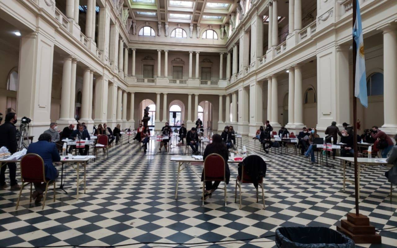 Otro caso de COVID-19 en el Concejo y suspenden la sesión prevista para este mediodía