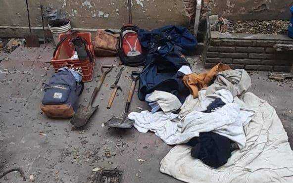 Usurpaciones sin freno en La Plata: tres detenidos en 44 y 179
