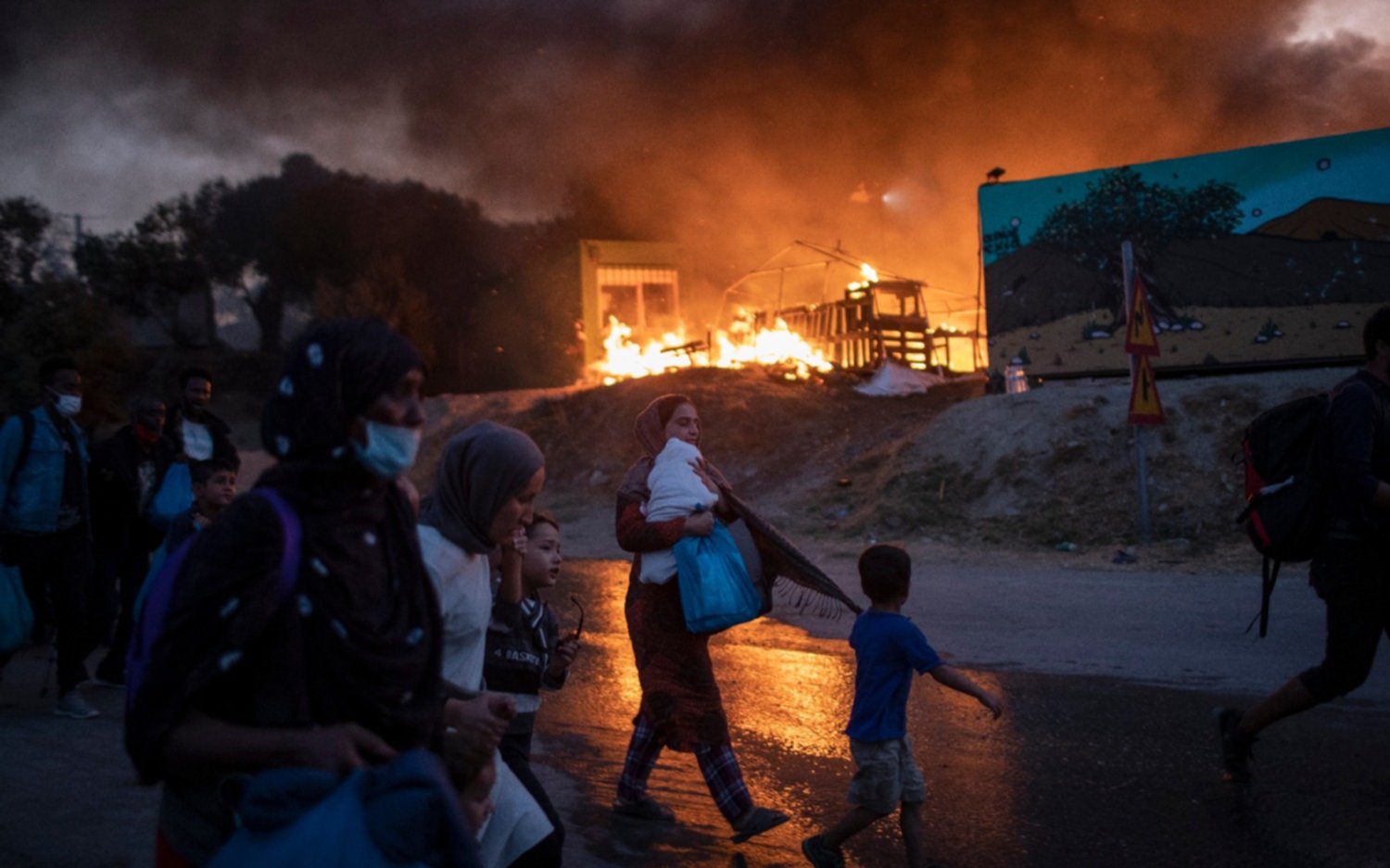 El fuego está destruyendo el mayor campo de refugiados de Europa