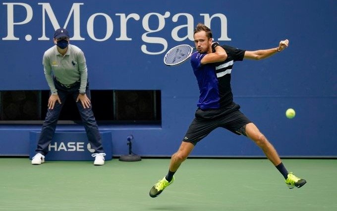 El duelo de rusos fue para Medvédev, que se clasificó a las semifinales del US Open