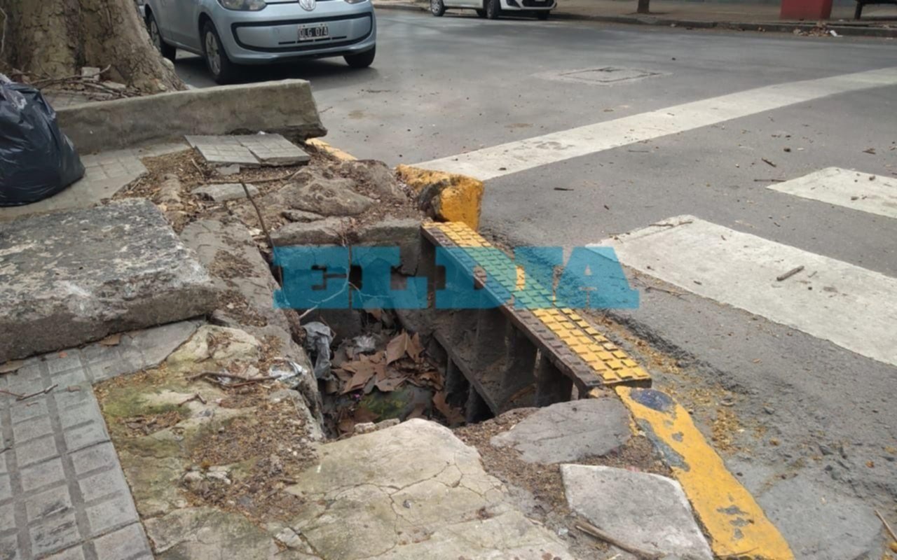 Advierten que en 3 y 57 hay una boca tormenta sin tapa 