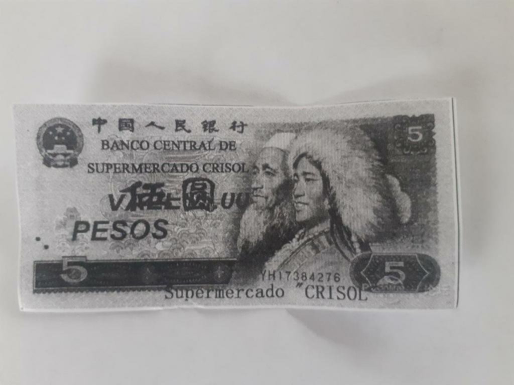 Sorpresa por el “vale” que entregan en un súper chino por vueltos de $5