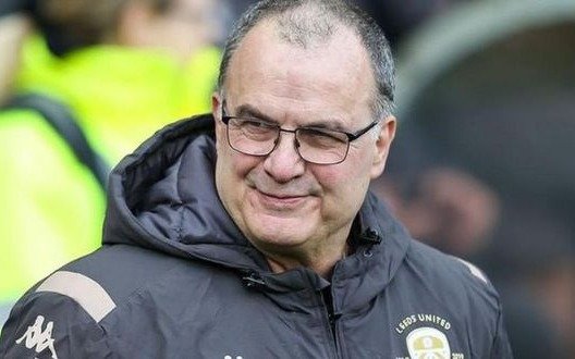 Bielsa confirmó oficialmente que continuará en el Leeds