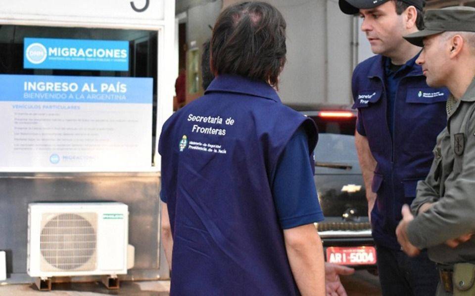 Los hackers publicaron la información robada a la Dirección de Migraciones