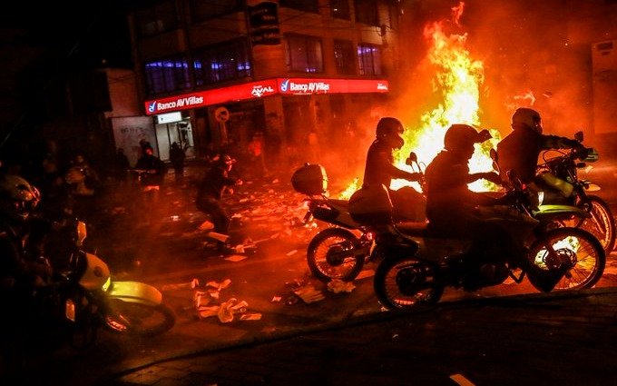 Diez muertos en Colombia durante protestas contra un caso de violencia policial