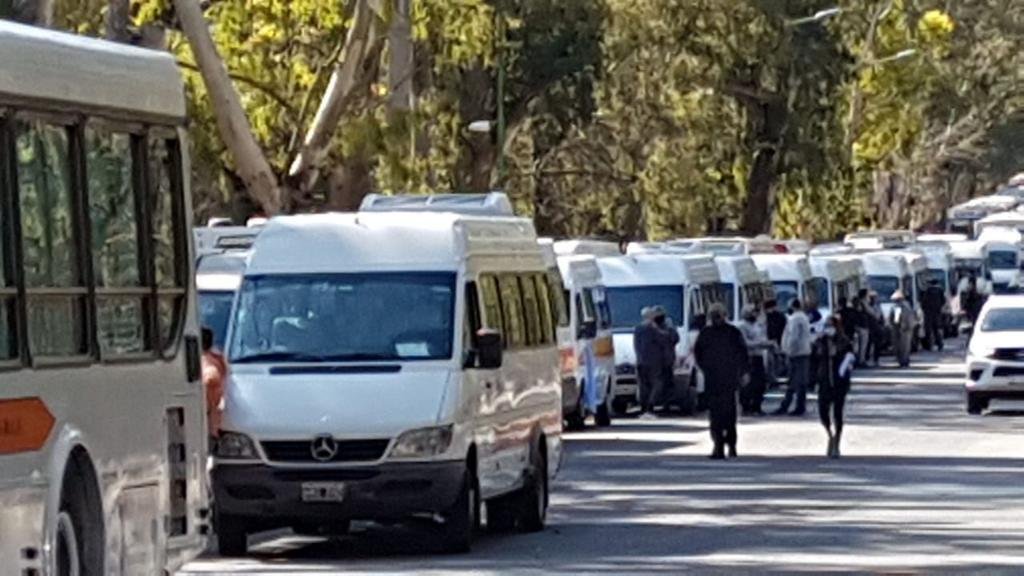 Los transportistas escolares y una marcha para pedir auxilio