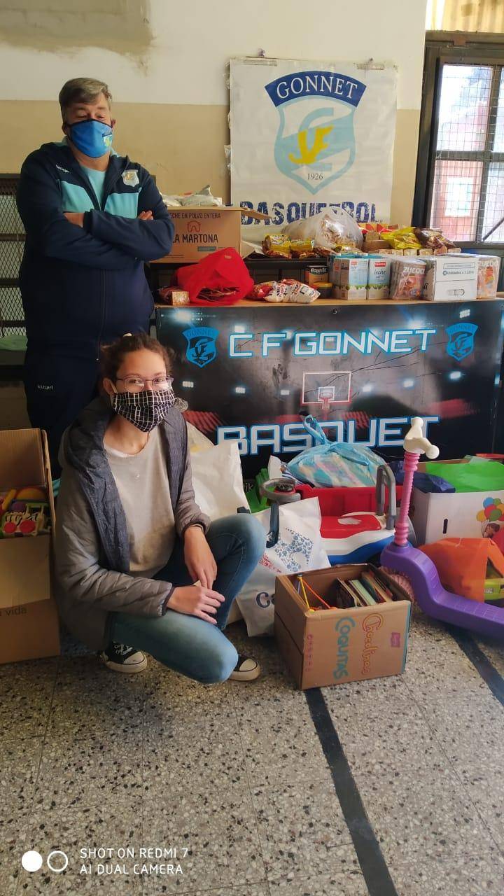 Tareas solidarias de rotarios de Gonnet