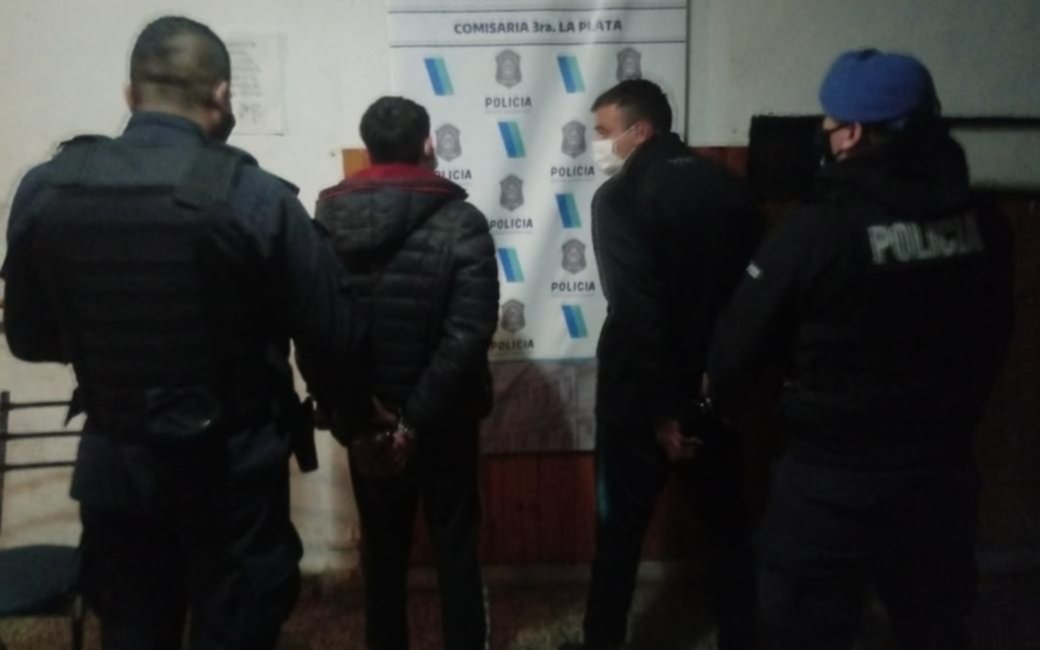 Le robaron a tijeretazos a un playero de una estación de servicio de Los Hornos