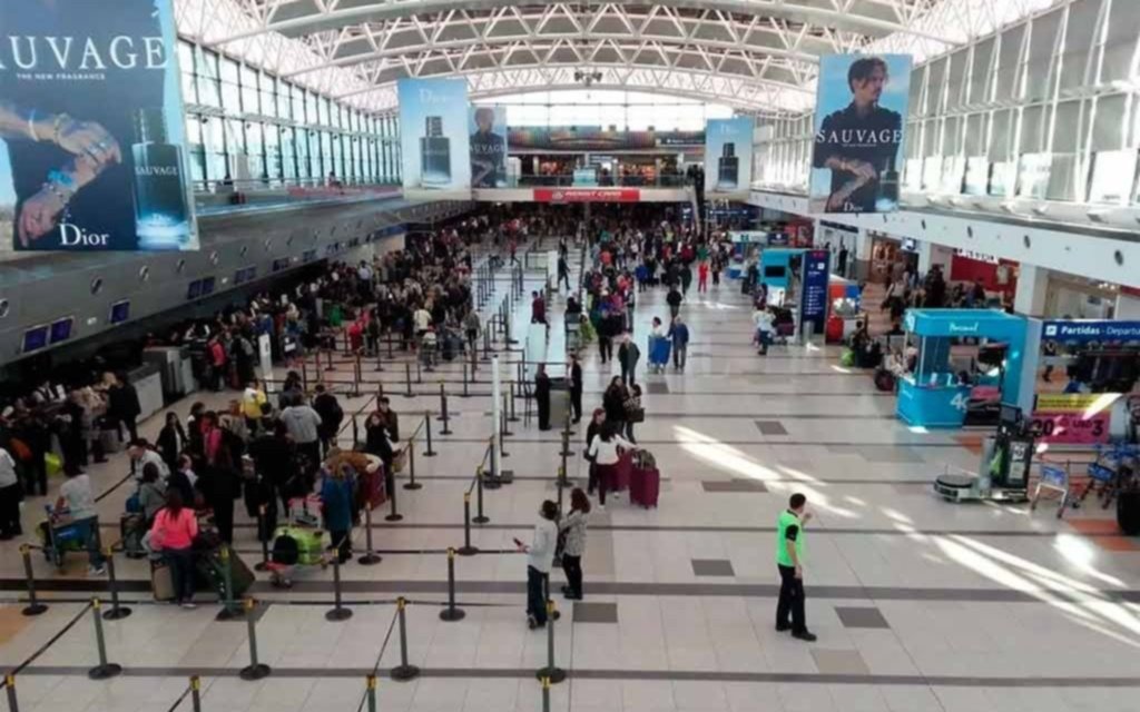 El sector aeronáutico avanza para el retorno de vuelos regulares "a la brevedad"