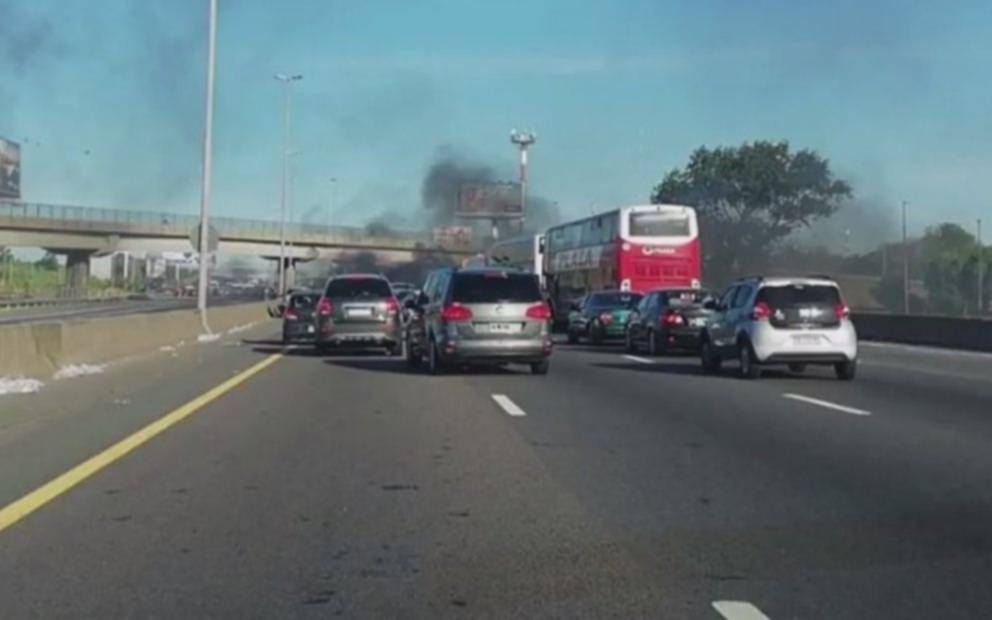Un piquete en la Autopista afectó el tránsito hacia Capital Federal