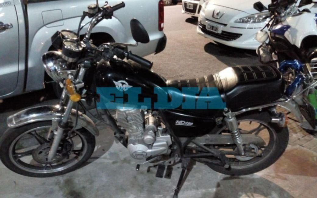 Tras una persecución, cayeron dos adolescentes acusados de intentar robar una moto en 5 y 57