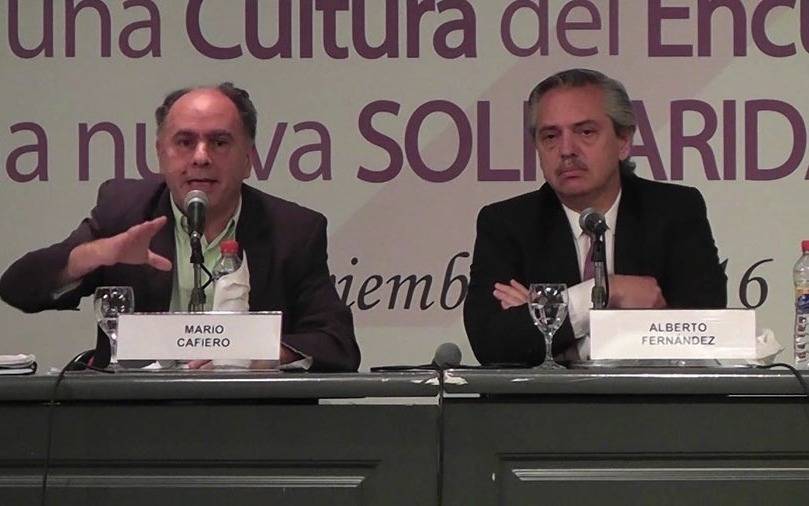 El presidente y dirigentes de todo el arco político destacaron la "militancia y compromiso" de Mario Cafiero