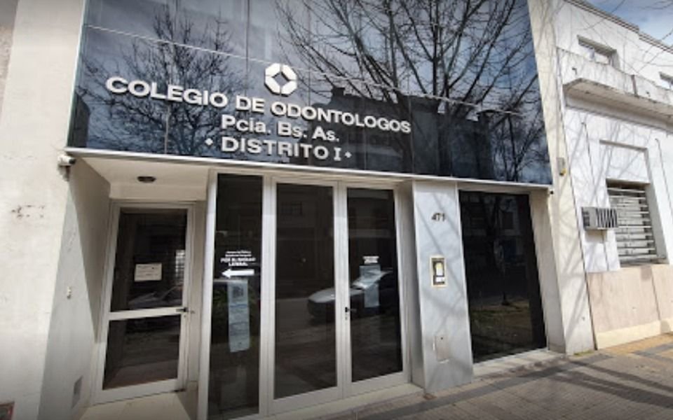 "Es un bochorno que mancha los valores de la institución", dijo la presidenta desplazada del colegio de odontólogos
