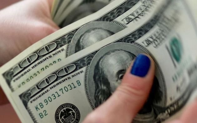El dólar blue subió a 132 pesos en el comienzo de la semana